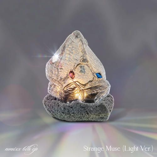 PRE-ORDER: NMIXX 6th EP Album - Strange Muse (Light Ver.)