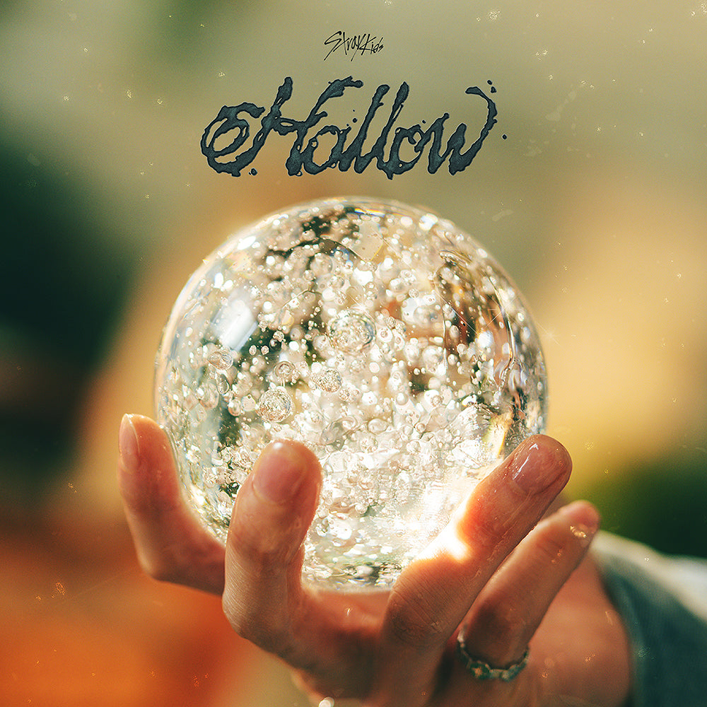 PRE-ORDER: Stray Kids 3rd Mini Album - Hollow (Japanese Edition)